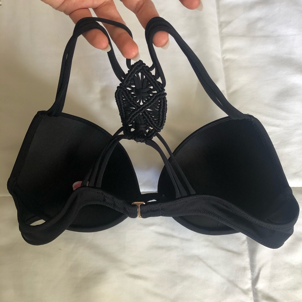 Victoria’s Secret bikini top - Picture 2 of 4